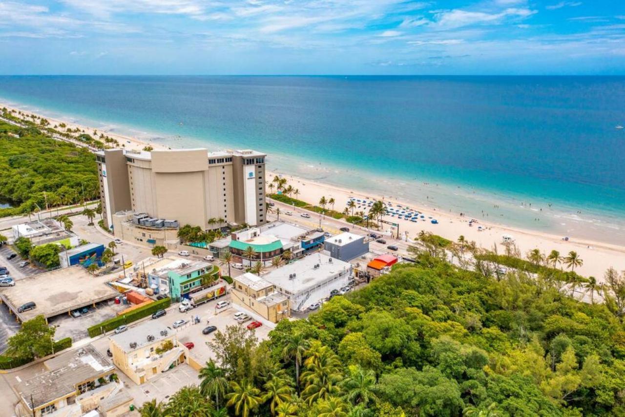 The Purple Pelican Beachfront With Ocean Balcony Unit 1 Форт Лодърдейл Екстериор снимка