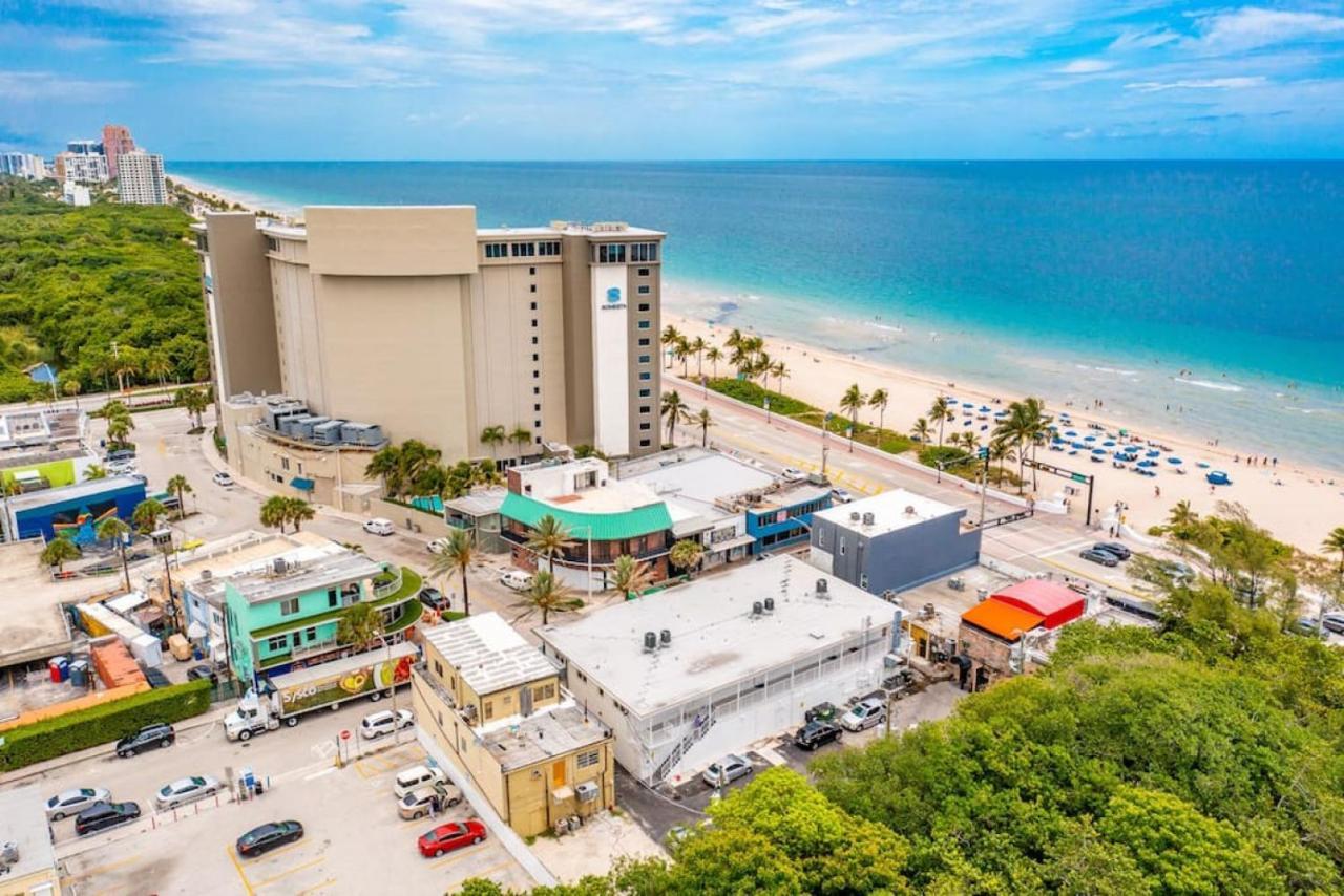 The Purple Pelican Beachfront With Ocean Balcony Unit 1 Форт Лодърдейл Екстериор снимка