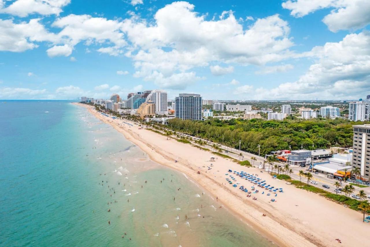 The Purple Pelican Beachfront With Ocean Balcony Unit 1 Форт Лодърдейл Екстериор снимка